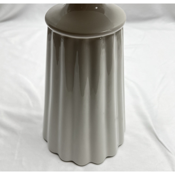 Villeroy & Boch Summer Flowers Footed Ivory Fluted Ceramic Vase 10" HTF - Picture 6 of 10